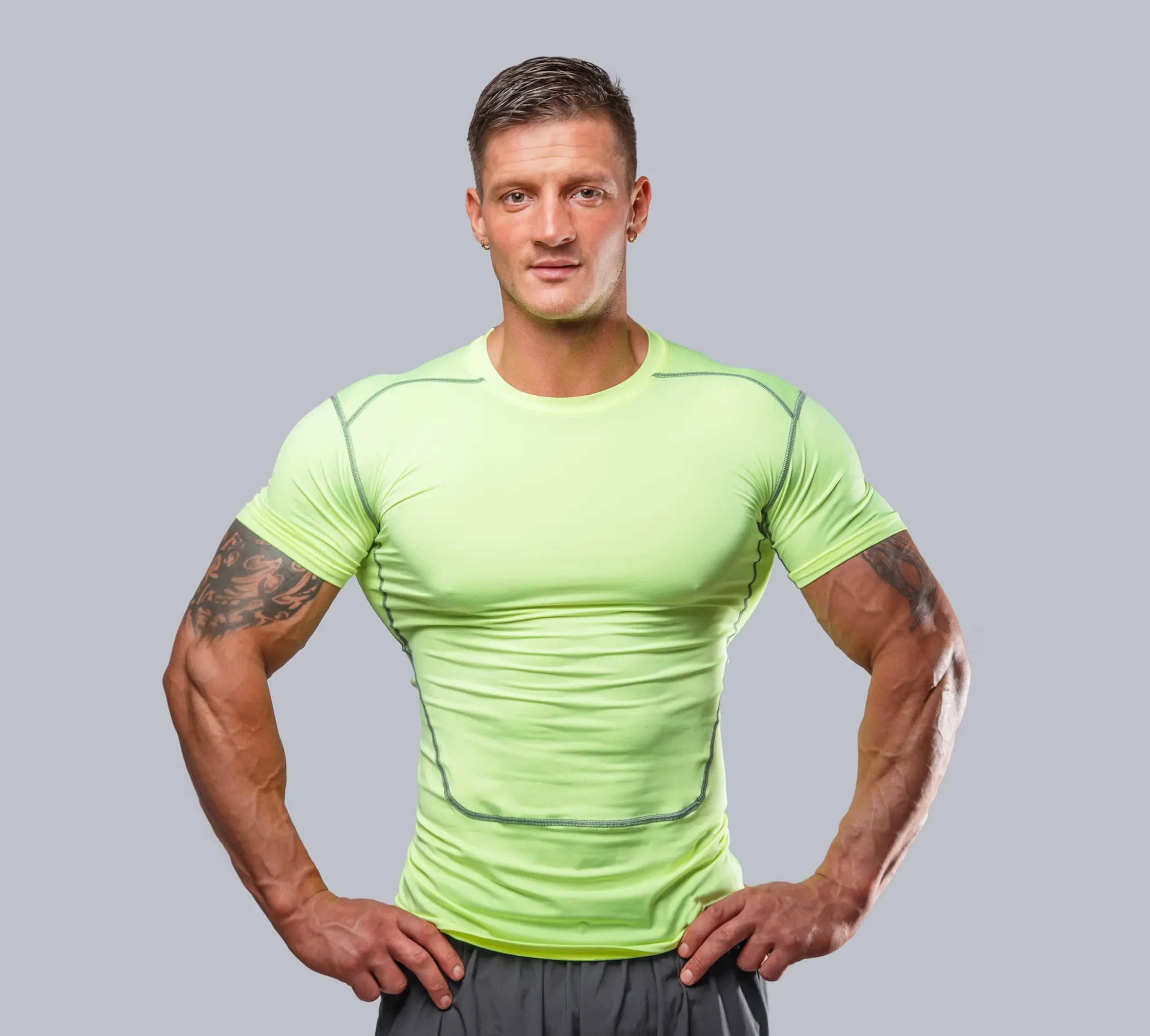 camisa para academia masculina respirável e confortável